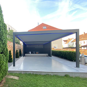 Lamellendach mit LED-Beleuchtung und Sichtschutz Pergola mit Lamellendach, Sichtschutz und LED-Beleuchtung