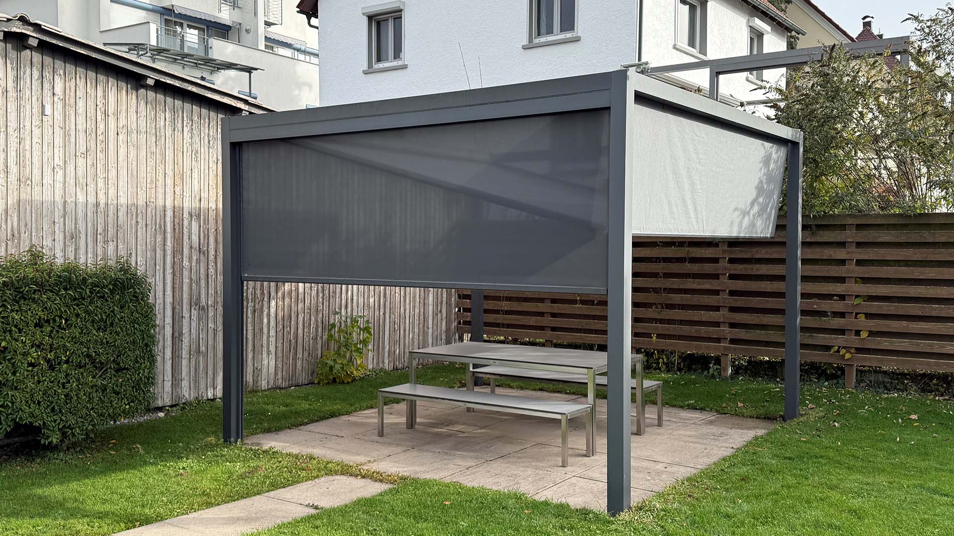 Musterstück QBus mit grauem Tuch