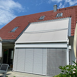 Heller Textilscreen ausgefahren